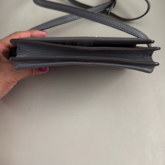 Michael Kors Gray Crossbody Wallet With Flap Closure And Back Pocket - Picture 3 of 13